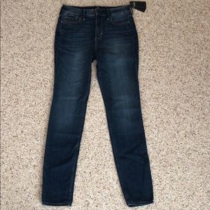 Hollister High-Rise Super Skinny Jeans